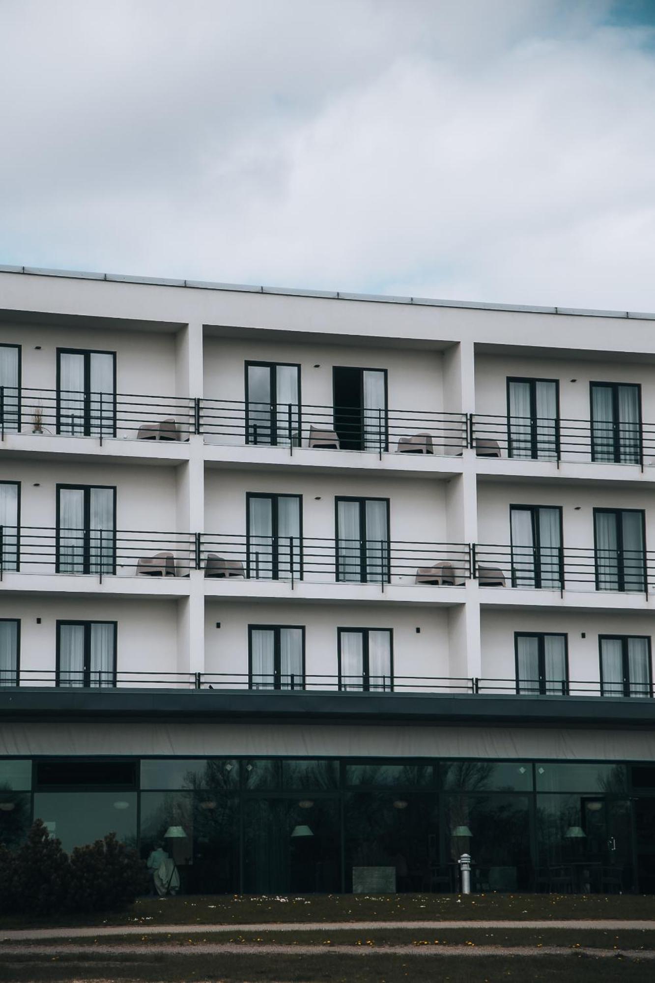 Oe Seaside Suites & Spa Kuressaare Ngoại thất bức ảnh