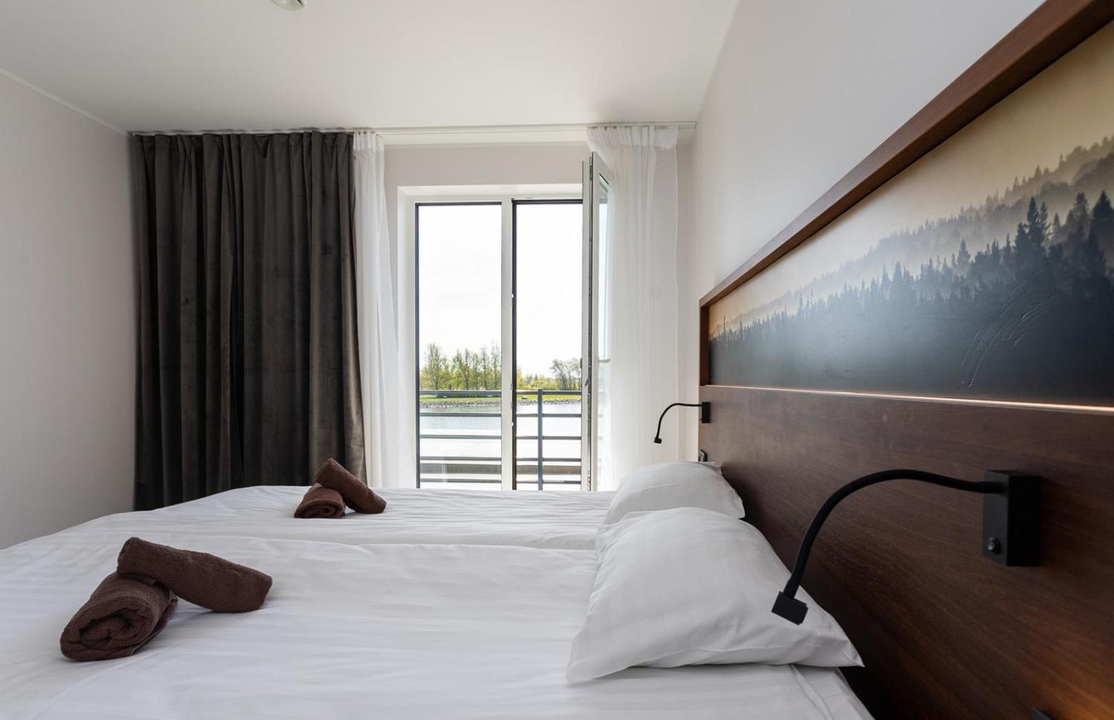 Oe Seaside Suites & Spa Kuressaare Ngoại thất bức ảnh