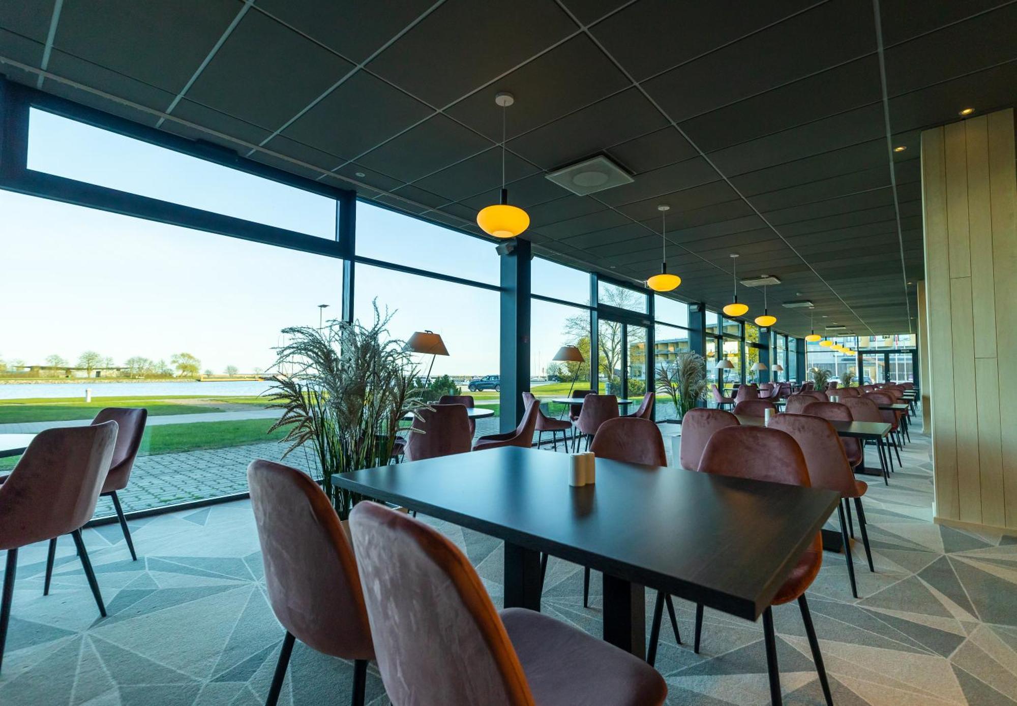 Oe Seaside Suites & Spa Kuressaare Ngoại thất bức ảnh