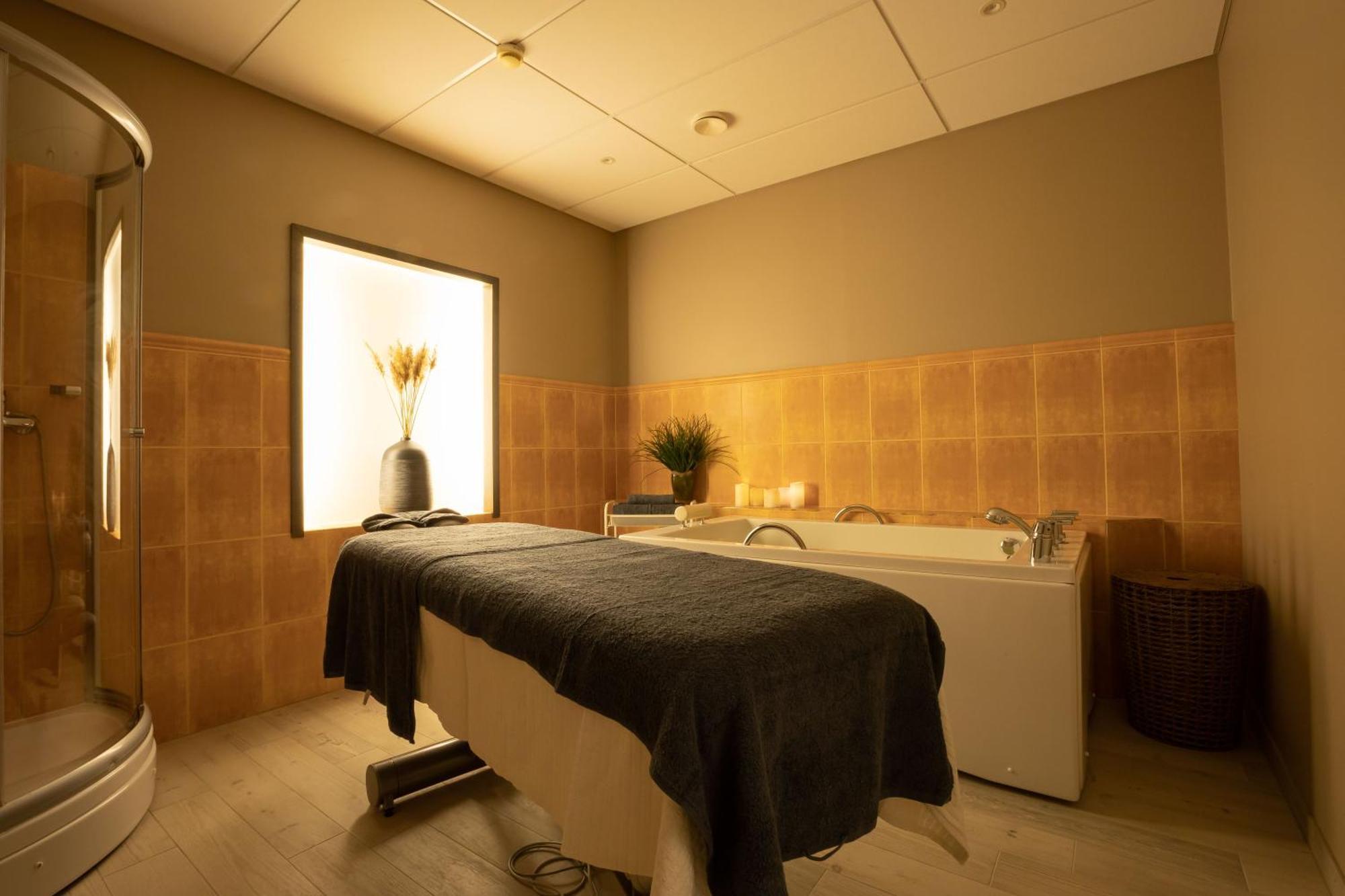 Oe Seaside Suites & Spa Kuressaare Ngoại thất bức ảnh